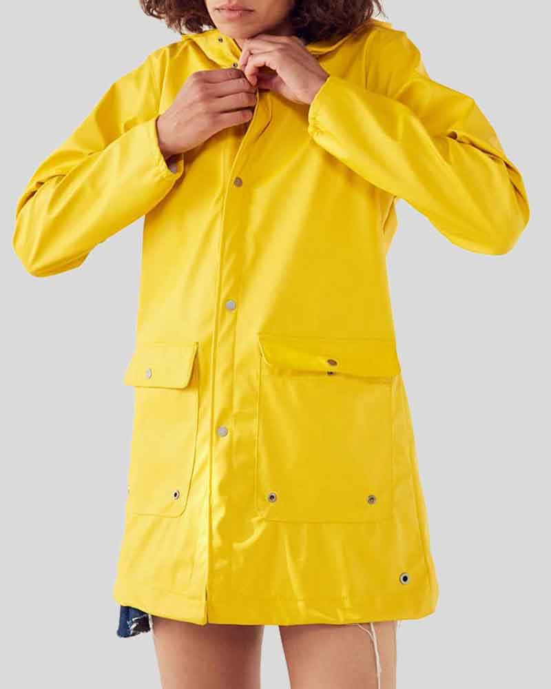 Zoeys Extraordinary Playlist Raincoat